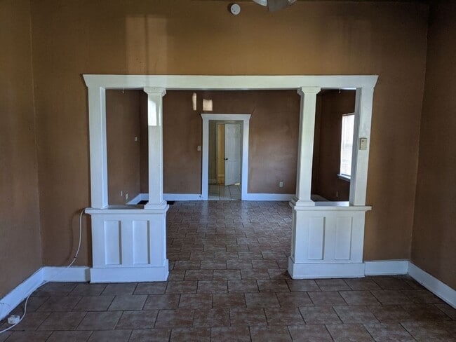 Building Photo - A wonderful large and convenient home for rent