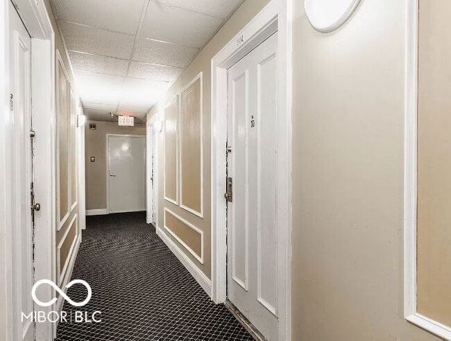 Foto del edificio - 230 E 9th St