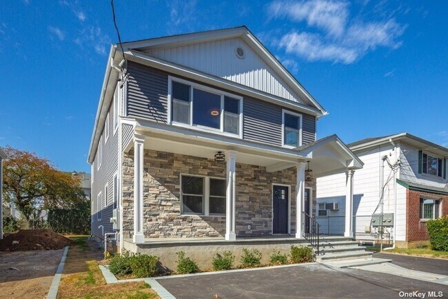Building Photo - 211 Nassau Blvd