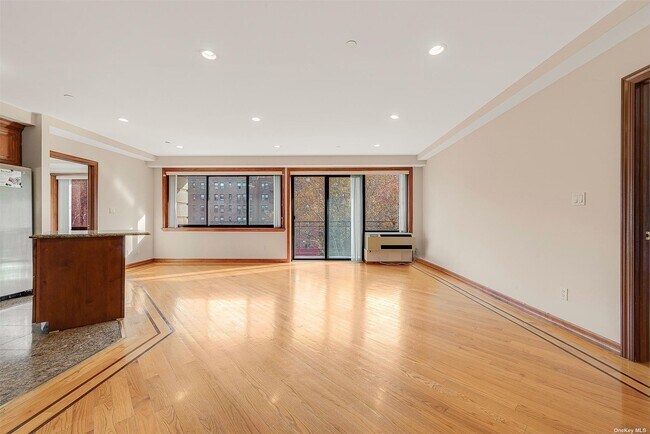 Foto del edificio - 99-31 66th Ave