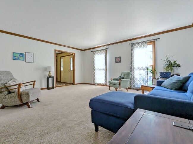 Building Photo - 3003 Bennett Dr