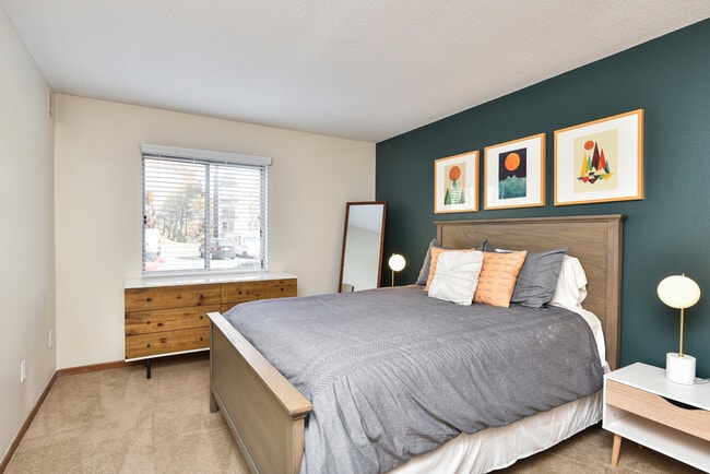 Building Photo - Minnetonka Hills Apartments