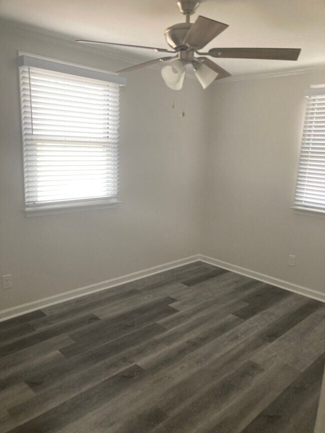 Foto del edificio - Adorable Condo in Sunset Hills! 2BR/1BA