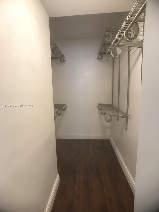 6530 Lake Patricia Dr Unit E14, Hialeah, FL 33014 Condo for Rent in