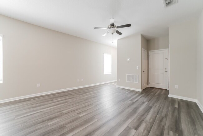 Building Photo - 2096 Harris Hawk Ave