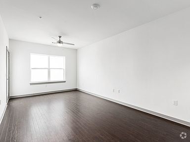 Building Photo - 1640 54th Ave N