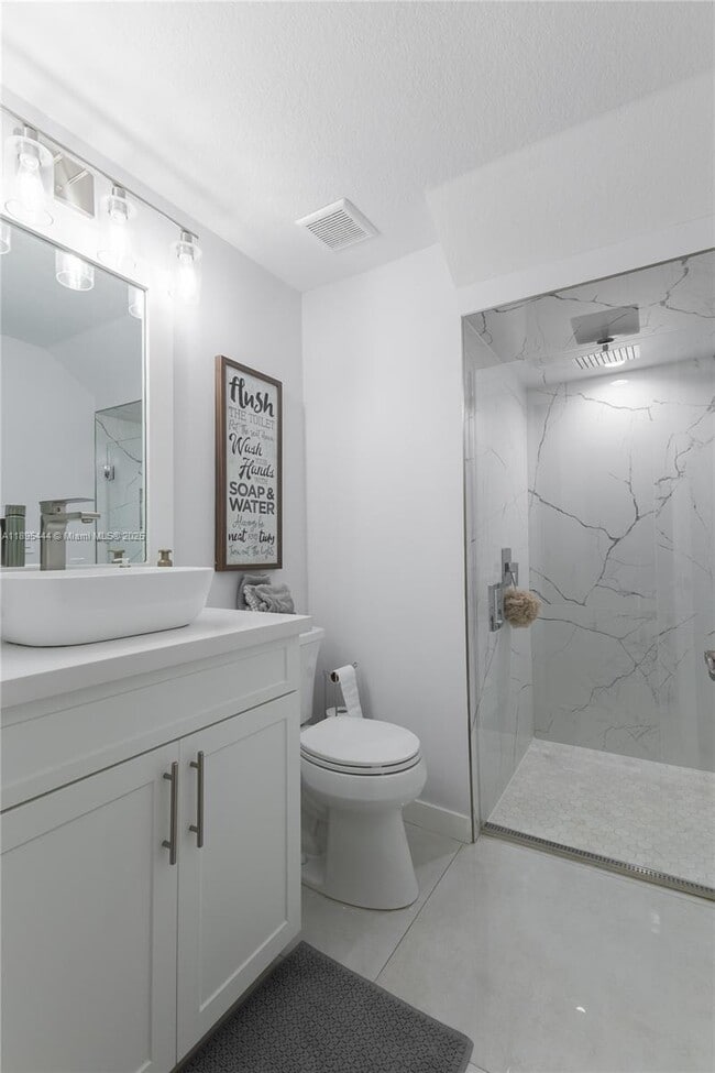 Foto del edificio - 16377 SW 71st Terrace