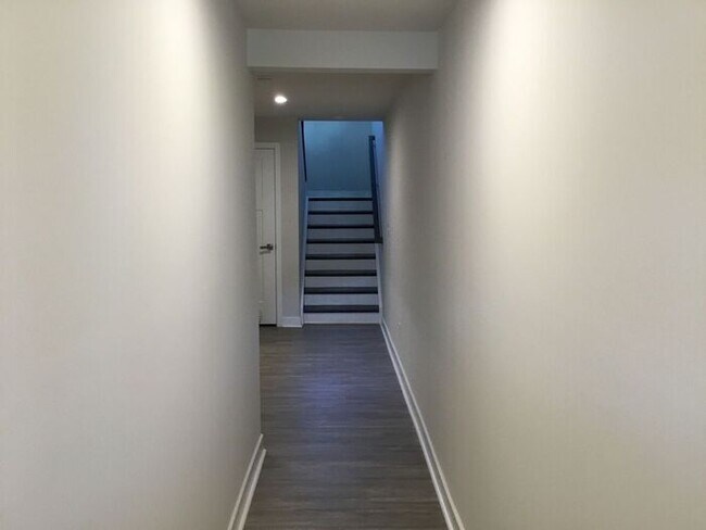 Building Photo - 3-Story Serenade Townhome