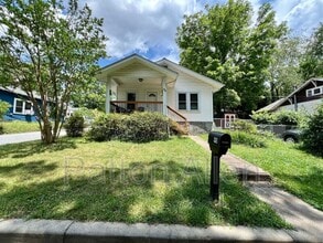 Building Photo - 90 Fairfax Ave