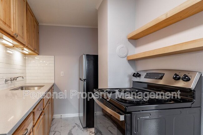 Building Photo - 1337 Z St