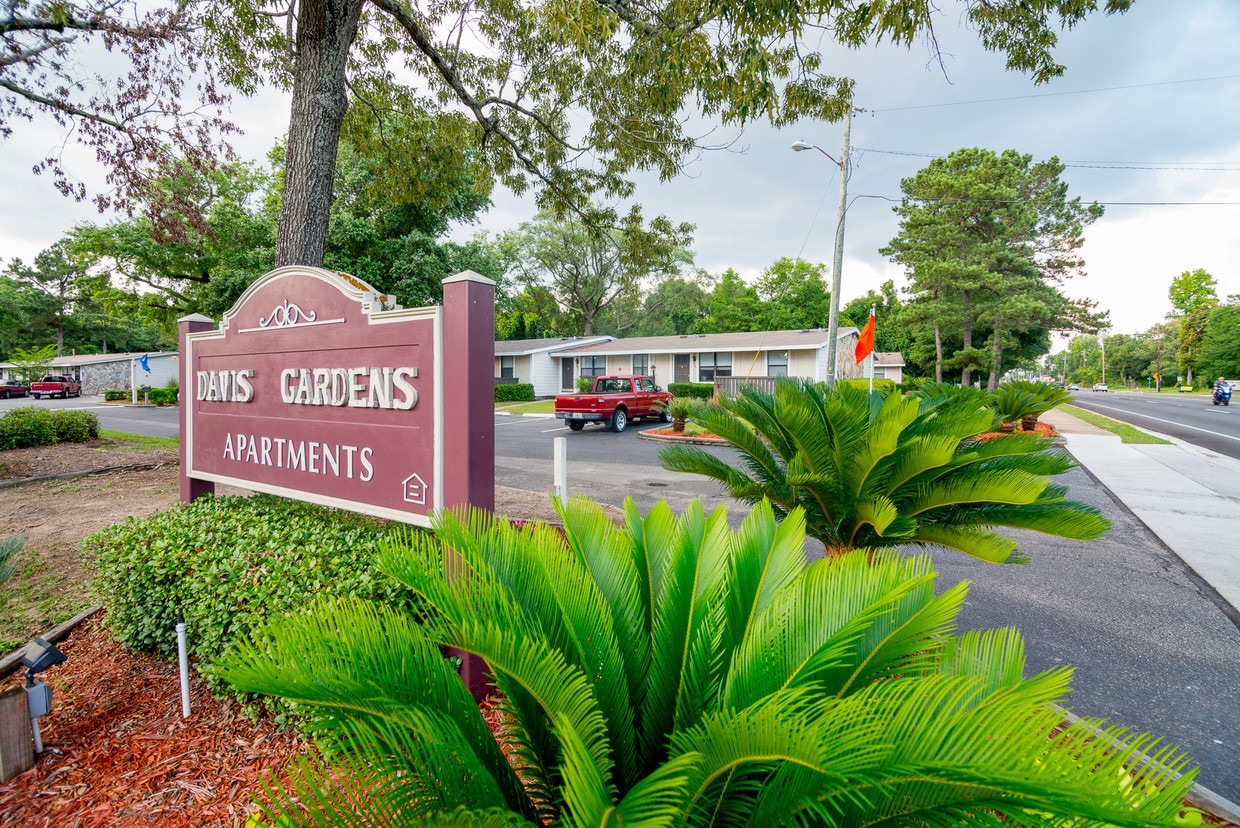 Primary Photo - Davis Gardens Apartments