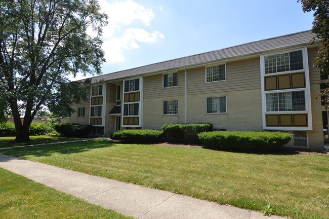 Building Photo - 372 S Eastern Ave