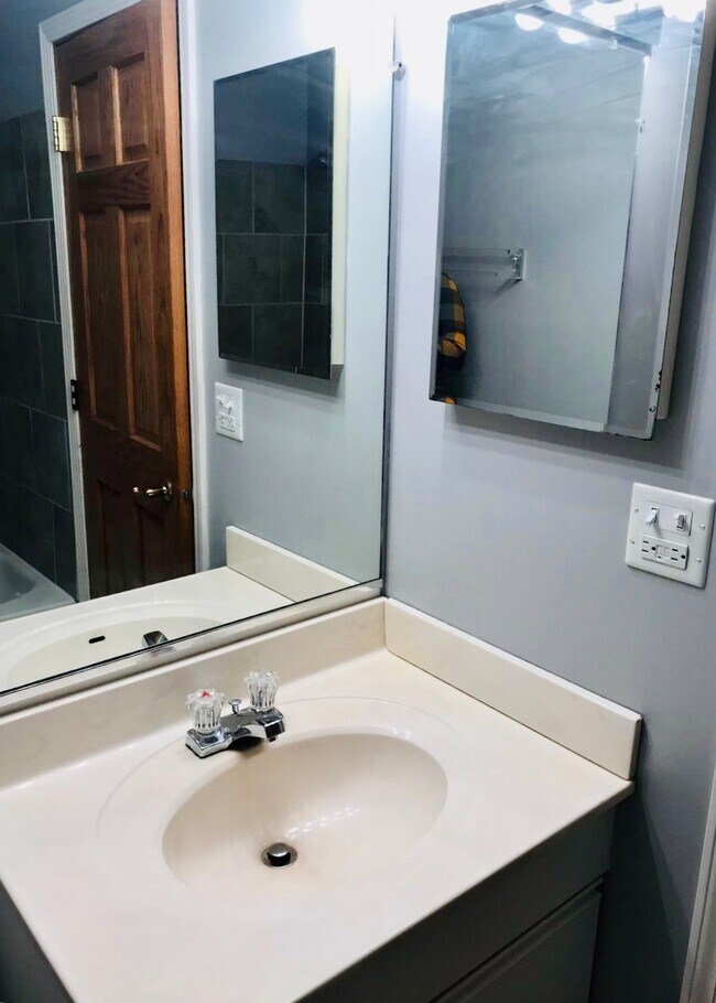 Baño - 1661 Cornell Dr