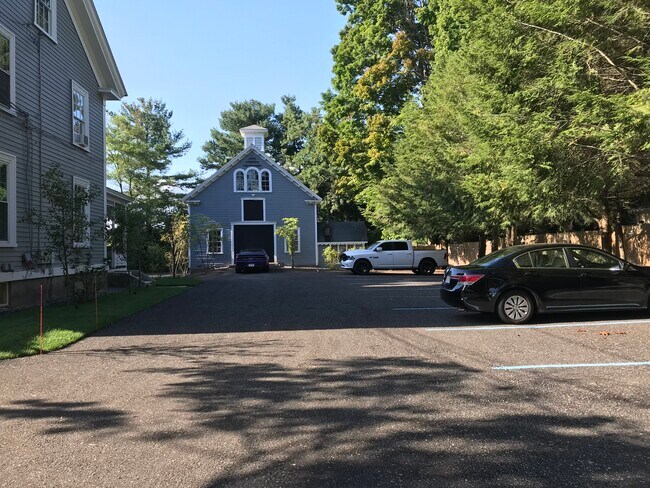 Building Photo - 215 Salem End Rd