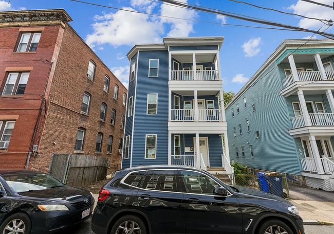 Building Photo - 47 Brackett St