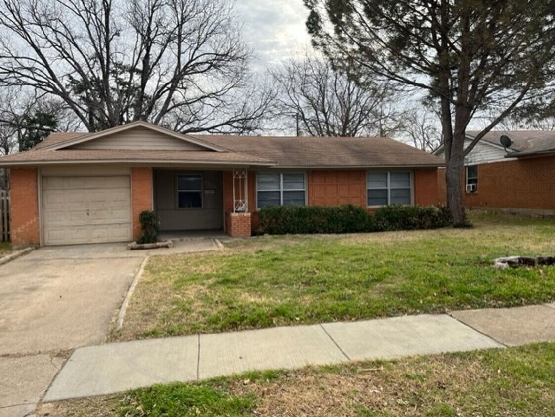 Foto principal - 1909 Dorothy Dr
