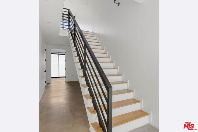 Foto del edificio - 1411 Roca Ln