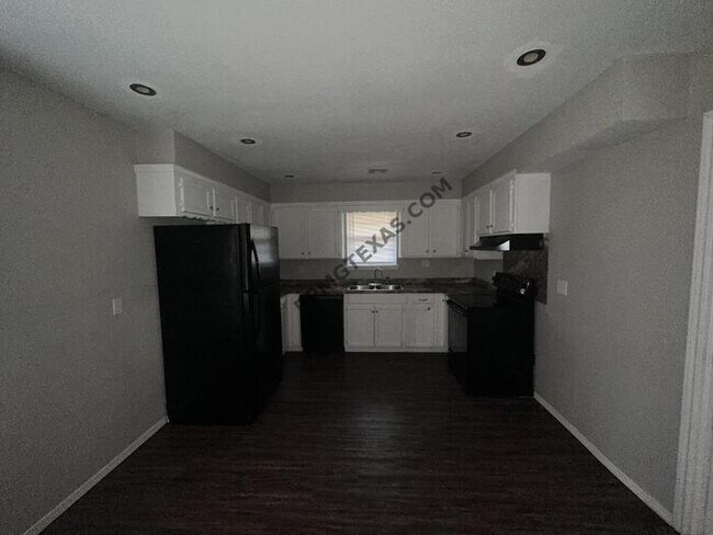 Foto del edificio - 8105 W Lakeshore Dr. Oklahoma City, OK 73132