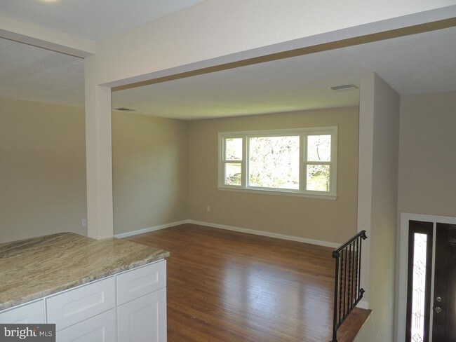 Foto del edificio - 6215 Shepherd Hills Ave