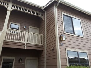 Building Photo - 242 Shoreline Ct