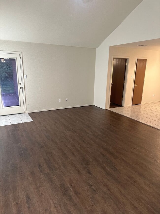 Building Photo - 1115 GRINNELL Cir