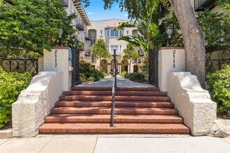 Building Photo - 2117 W Dekle Ave