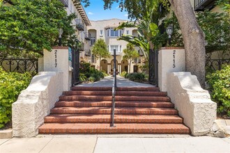 Building Photo - 2117 W Dekle Ave