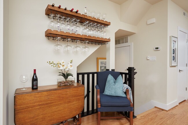 Foto del edificio - Pet Friendly Two bedroom in Brookland!