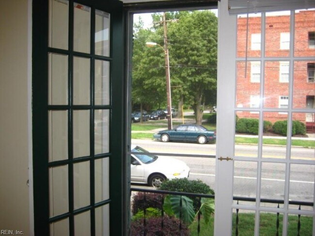 Foto del edificio - 1215 Colley Ave