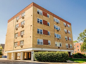 Building Photo - 445 Sherman Ave