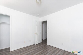 Building Photo - 4207 Primrose Dr