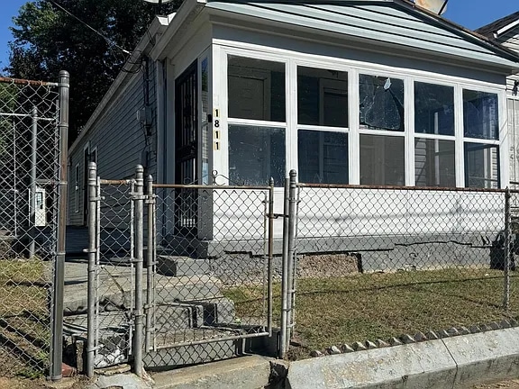 Building Photo - 1811 Owen St