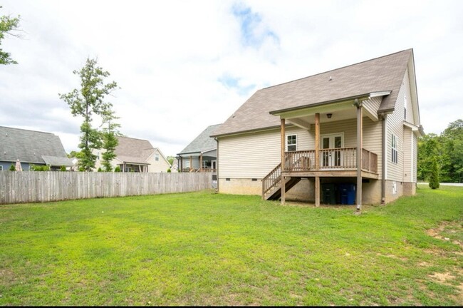 Building Photo - 1725 Oakvale Drive