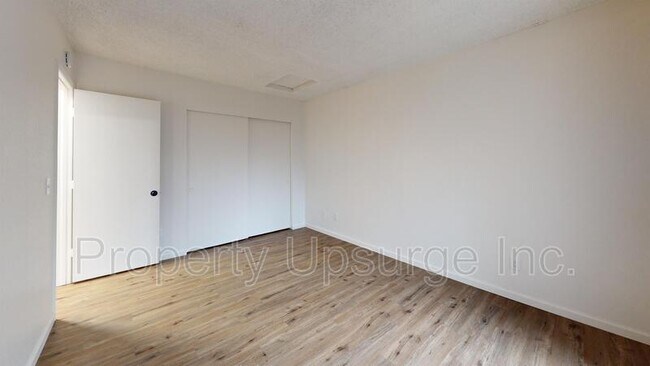 Building Photo - 2128 Branstetter Ln