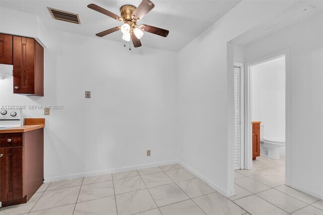 Foto del edificio - 1451 NW 19th St