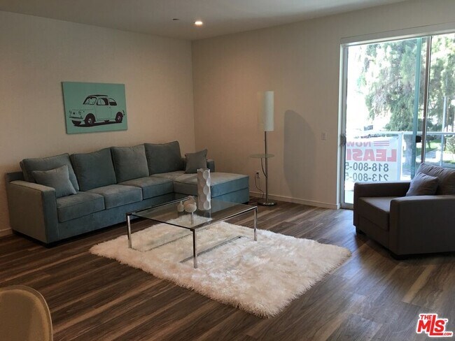 Foto del edificio - 4600 Coldwater Canyon Ave