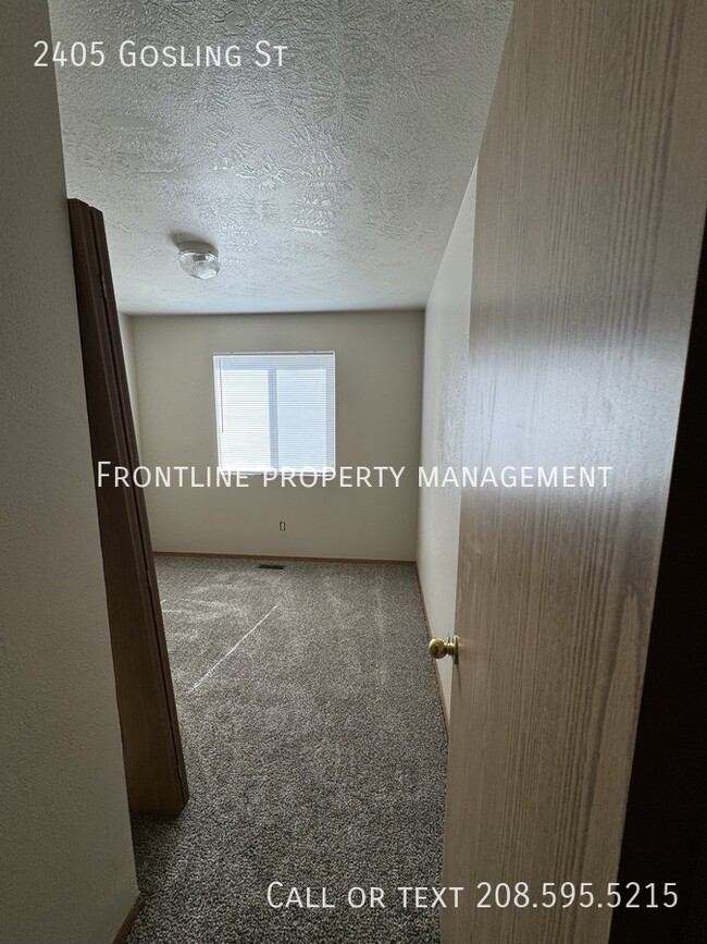 Building Photo - Nice newly updated home!