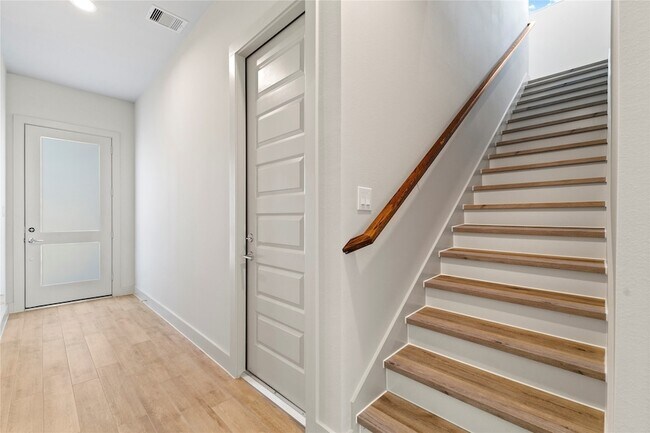 Building Photo - 5726 Rucio Ln