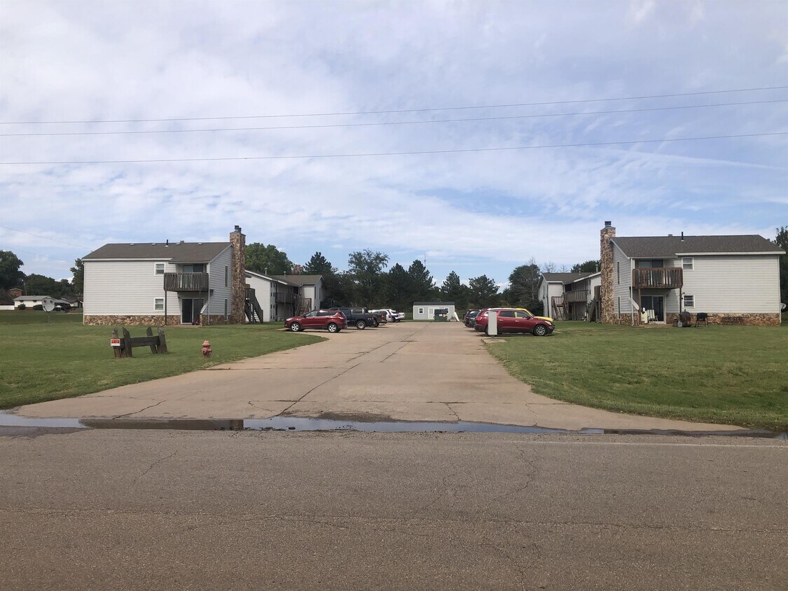 500 Curry Ln Unit 102, Medicine Lodge, KS 67104 Room for Rent in