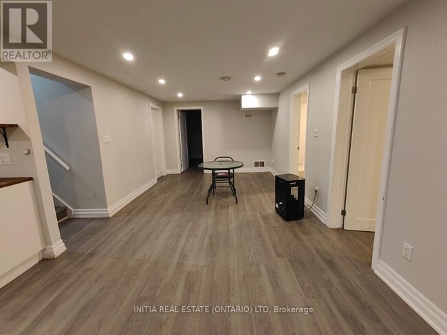 Photo du bâtiment - 83 Britannia Ave
