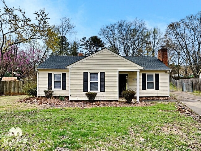 Building Photo - 6202 Blue Jay Ln