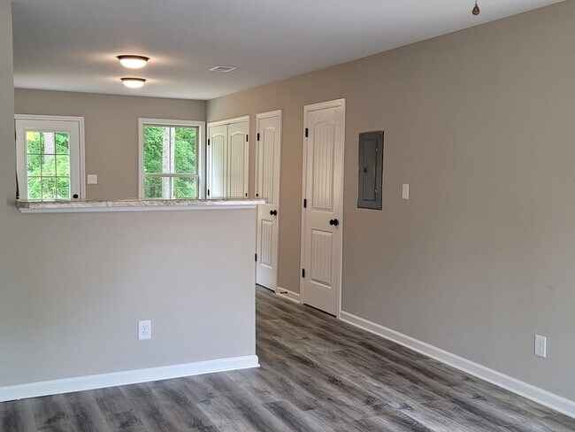Foto del edificio - 231 D SMITHSON LANE, CLARKSVILLE, TN 37040