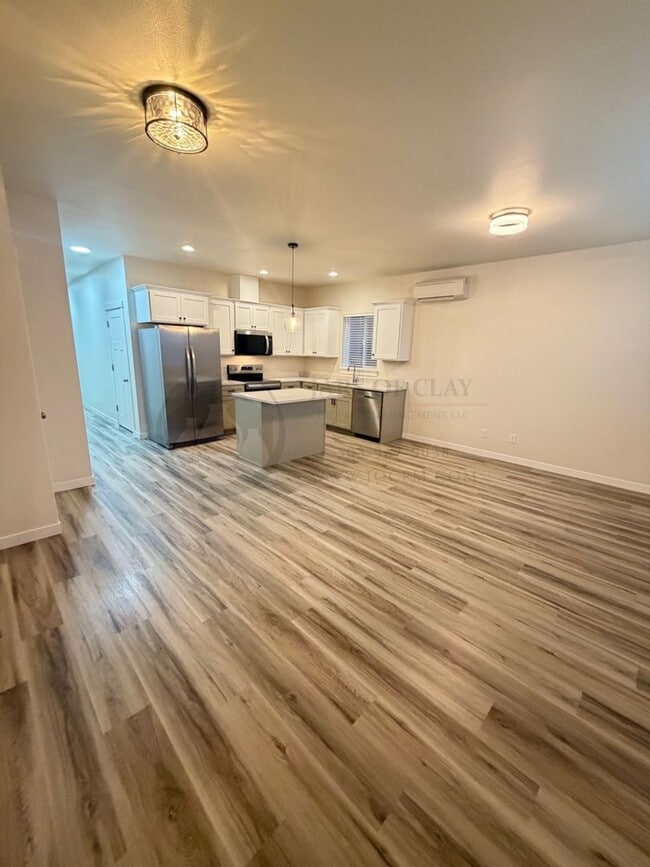 Foto del edificio - BRAND NEW & $750 OFF! Be the First to Live in this Luxury West Salem Home with Quartz Counters & AC!