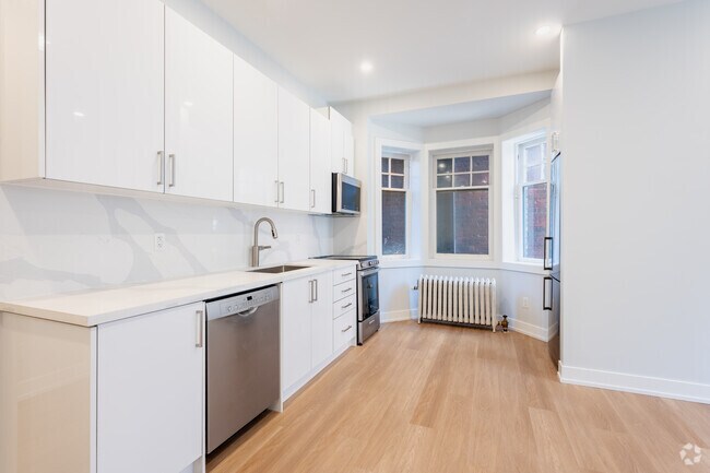 2 chambres, 1 salle de bain - 673 pi² - Cuisine - 592-596 Church St & 67-71 Gloucester St