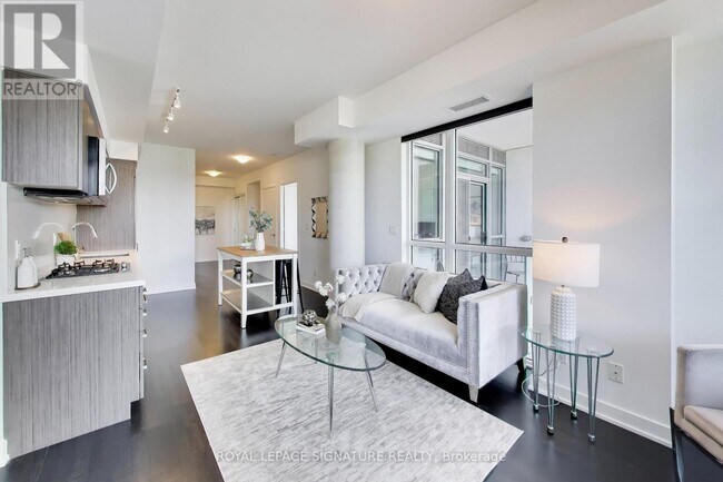 Photo du bâtiment - 501 St Clair Ave W