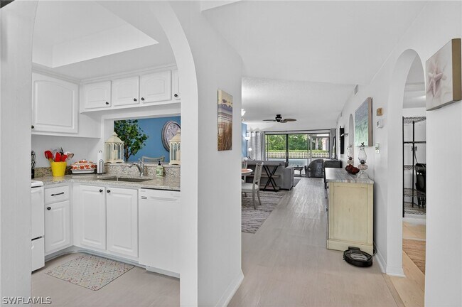 Foto del edificio - 705 Augusta Blvd