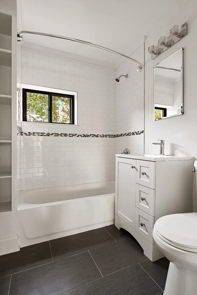 Foto del edificio - 908 Sterling Pl