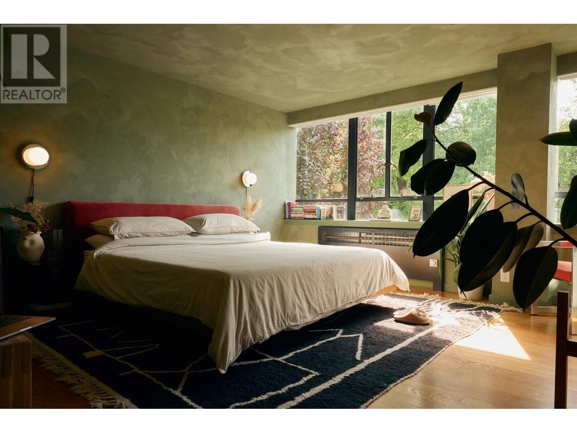 Photo principale - 1445-1445 Marpole Ave