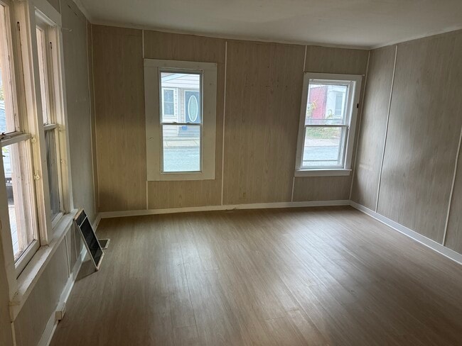 Building Photo - 162c