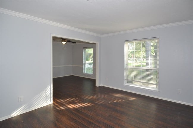 Building Photo - 15427 Baybrook Dr
